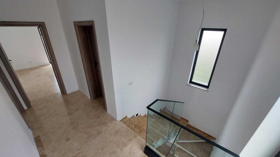 Casă cu 3 camere în Central