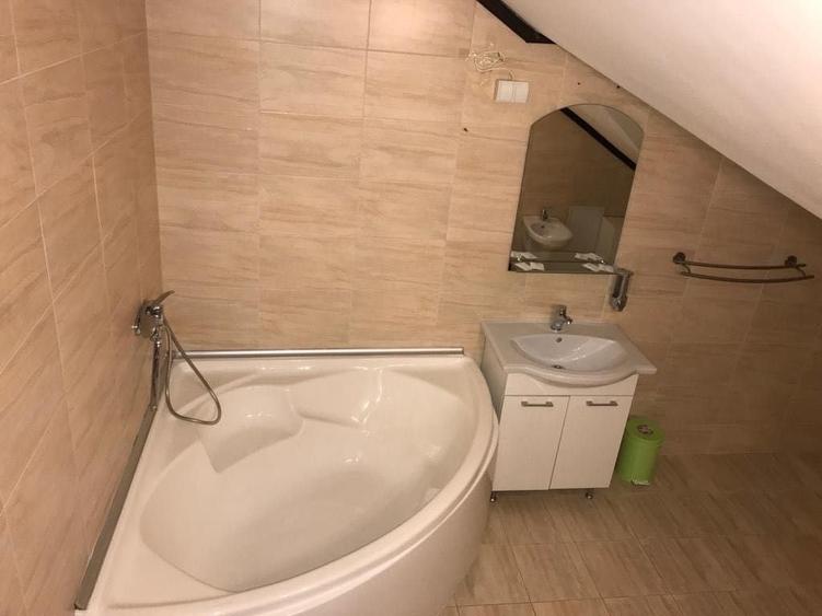 Apartament cu 3 camere decomandat în Răcădău