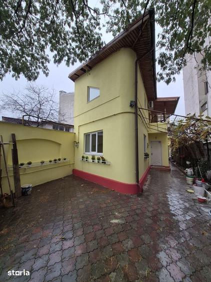 Casă cu Teren 350 Mp în Centrul Civic