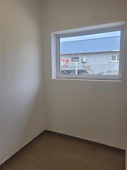 Spațiu industrial, de 370 mp, în 9 Mai