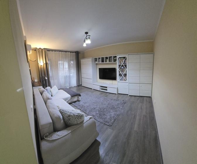 Apartament cu 2 camere decomandat în Sânpetru