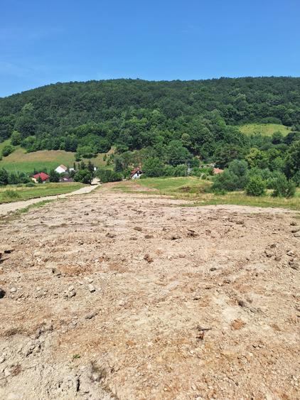 Teren Construcții intravilan de 1000 mp, în Vâlcele