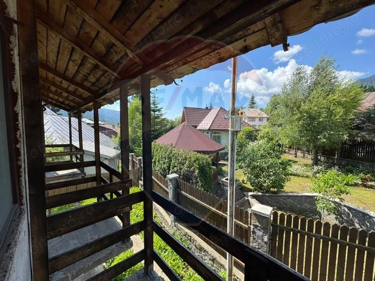 Casă cu Teren 200 Mp în Poiana