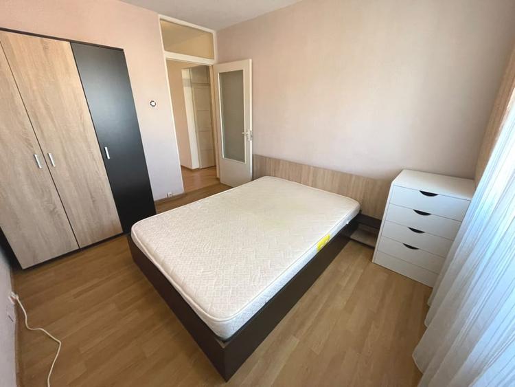 Apartament cu 3 camere decomandat, mobilat în Cetate