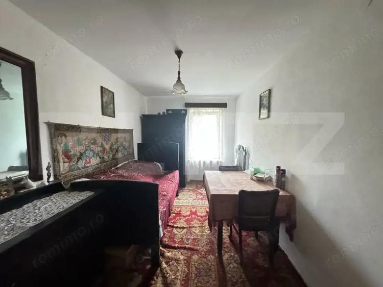 Casă cu 3 camere cu Teren 3340 Mp în Central