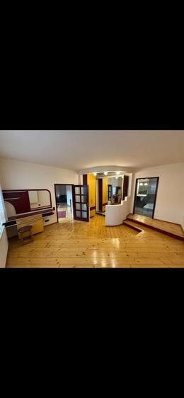 Casă cu 4 camere în Drumul Carului
