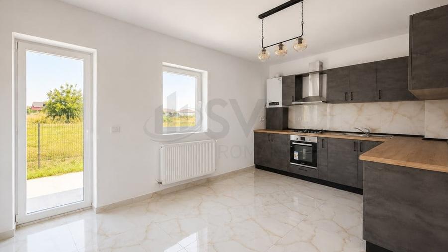 Casă cu 5 camere cu Teren 500 Mp în Corbeanca