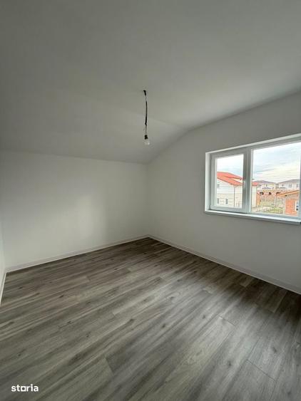 Casă cu 4 camere în Moșnița Veche