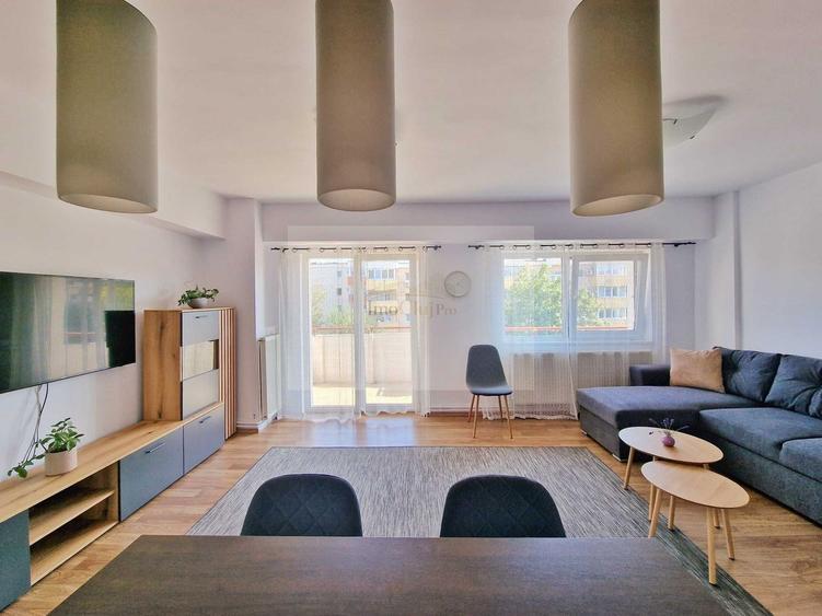 Apartament cu 3 camere decomandat, mobilat în Zorilor