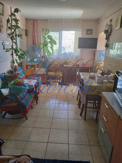 Casă individuală cu 3 camere cu Canalizare în Dâmbul Rotund