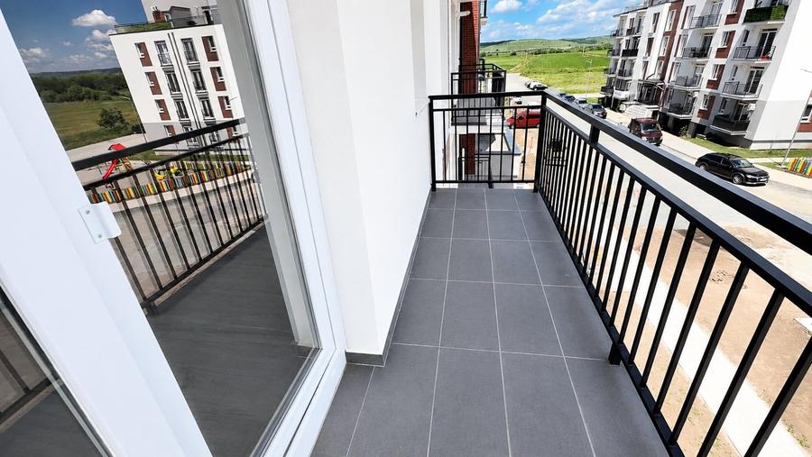 Apartament cu 3 camere decomandat în Turnișor