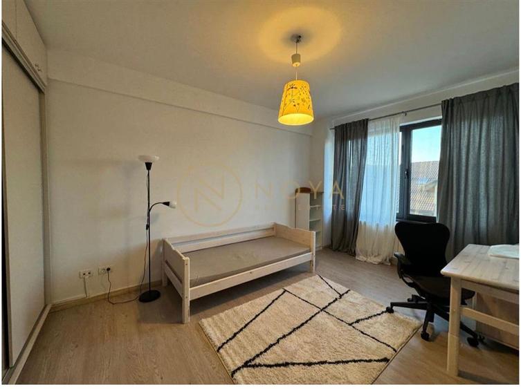 Apartament cu 3 camere decomandat, mobilat în Iancu Nicolae