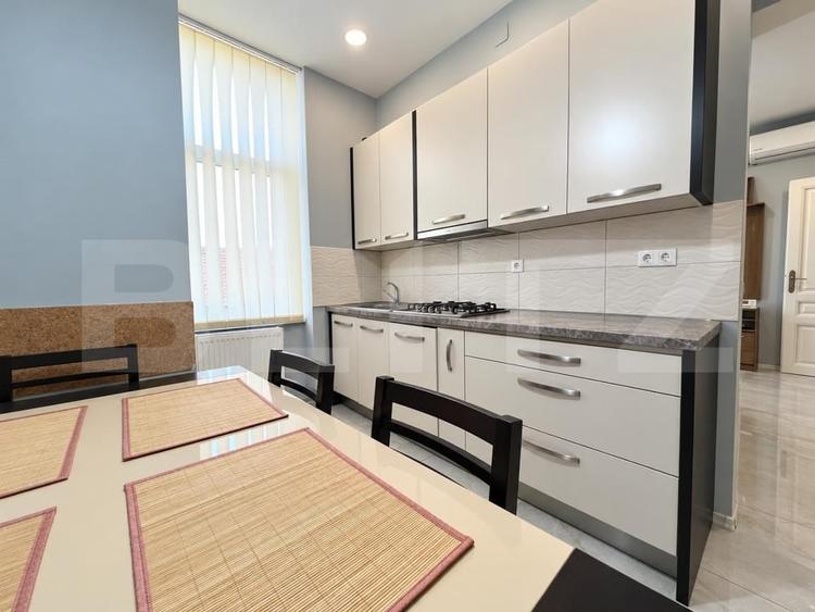Apartament cu 3 camere decomandat, mobilat în Ultracentral