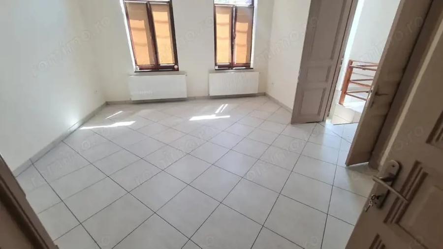 Spatiu in zona centrala, ideal pentru clinica - 11