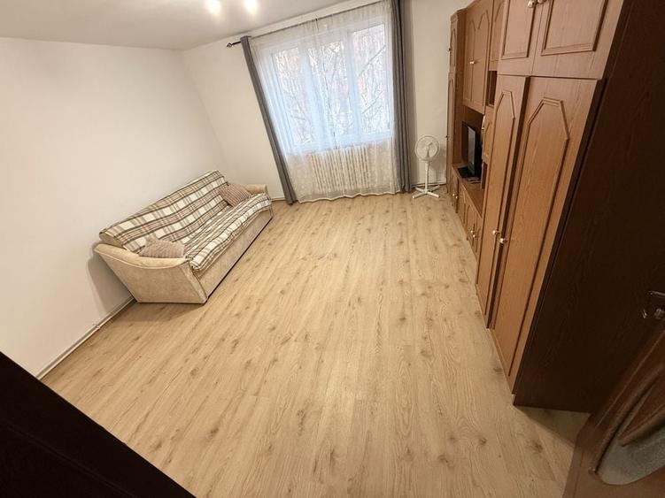 Garsonieră decomandată în Exterior Vest