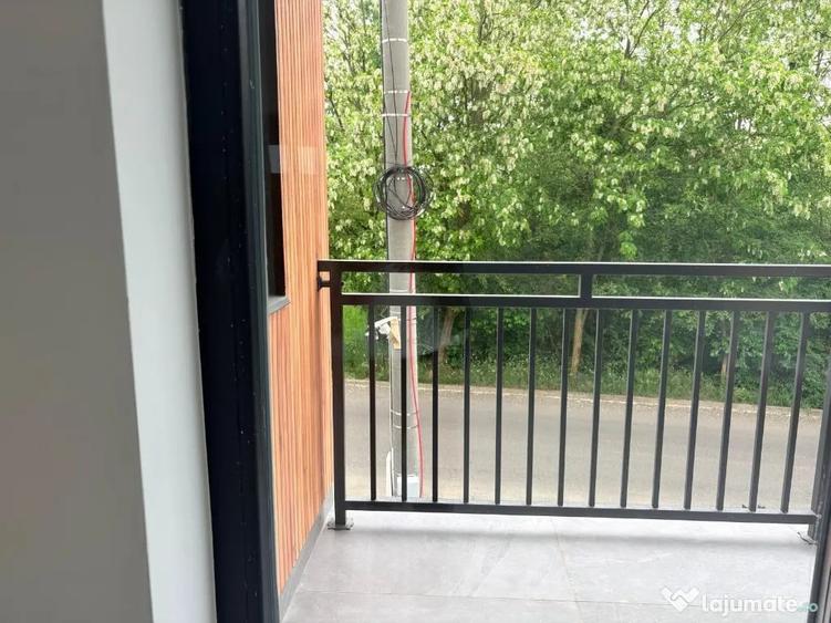 Apartament cu 2 camere semidecomandat în Griviței