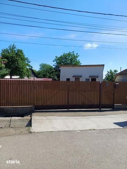 Casă cu 2 camere cu Teren 500 Mp în Gălbinași