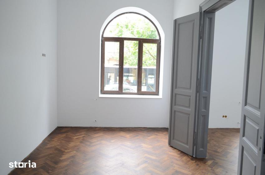Apartament cu 4 camere în Central
