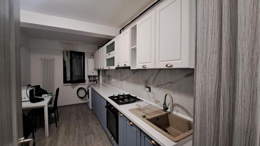 Apartament cu 3 camere decomandat în Tomis Plus