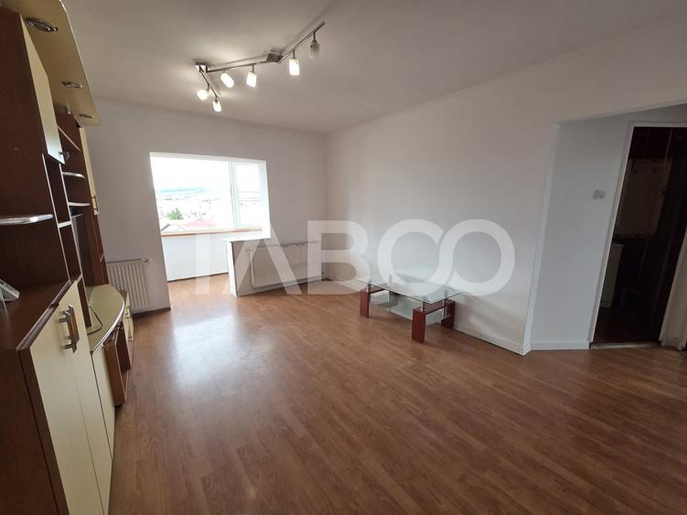 Apartament cu 3 camere decomandat, mobilat în Făgăraș