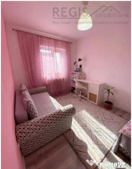 Apartament cu 3 camere decomandat în Craiter