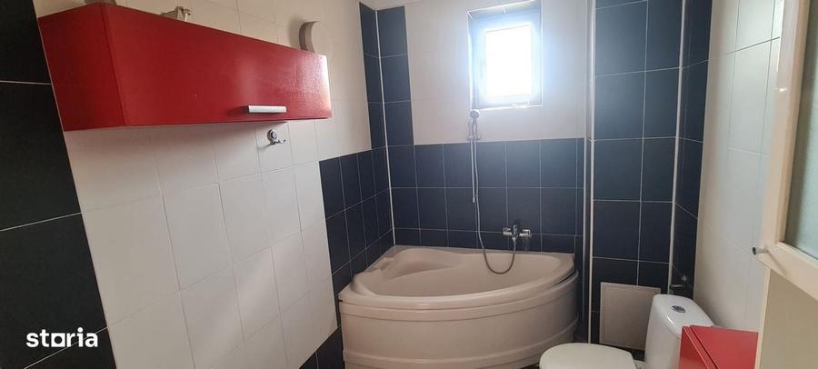 Casă cu 4 camere în Ghercești