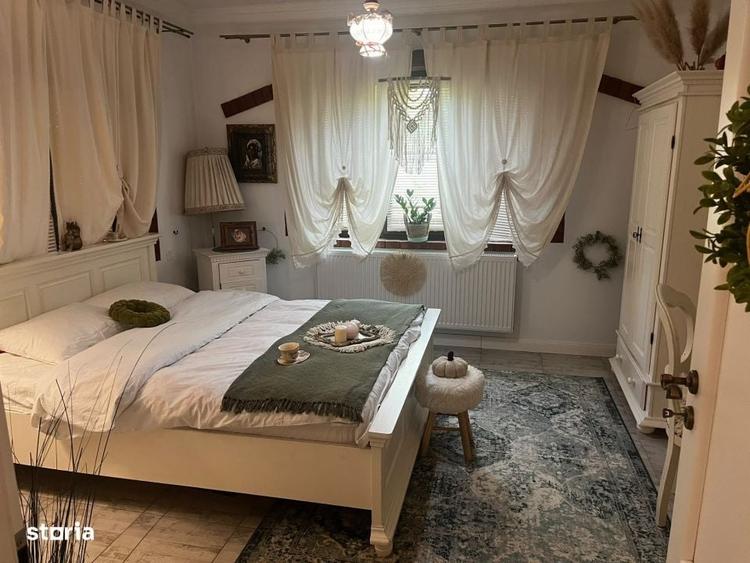 Casă cu 4 camere în Ungureni