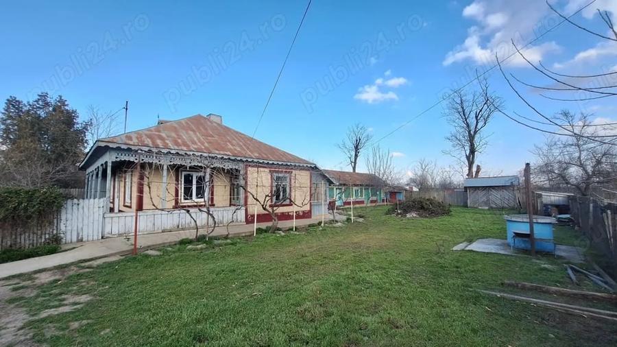 Casă cu 5 camere cu Teren 1638 Mp în Tufești