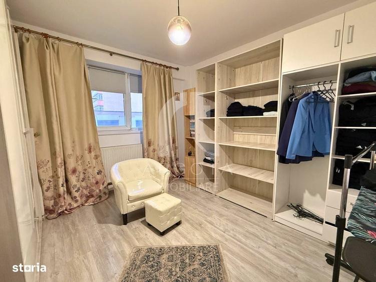 Apartament cu 3 camere semidecomandat în Micro 3