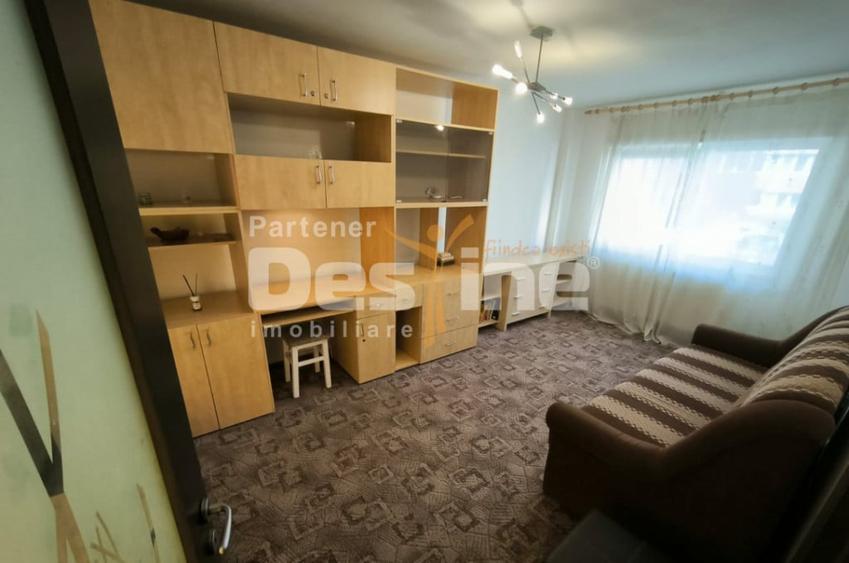 Apartament cu 2 camere decomandat în Răcădău