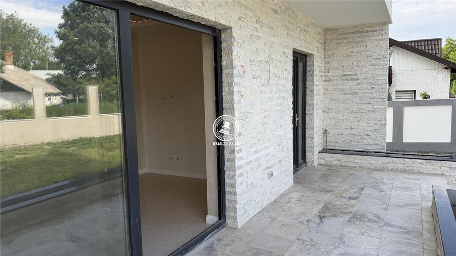 Casă cu 6 camere decomandat cu Teren 750 Mp în Aroneanu