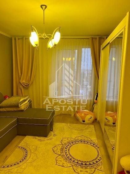 Apartament cu 3 camere decomandat în Aradului