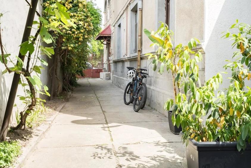 Apartament cu 3 camere semidecomandat în Grădina Icoanei