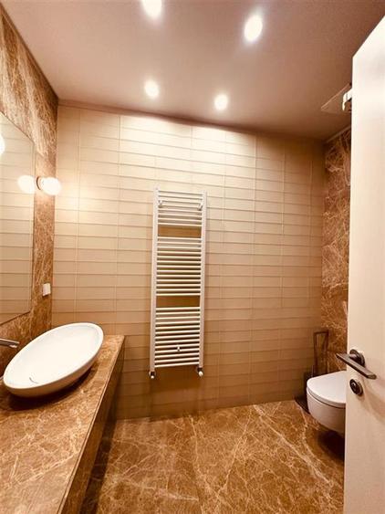 Apartament cu 4 camere decomandat, mobilat în Băneasa