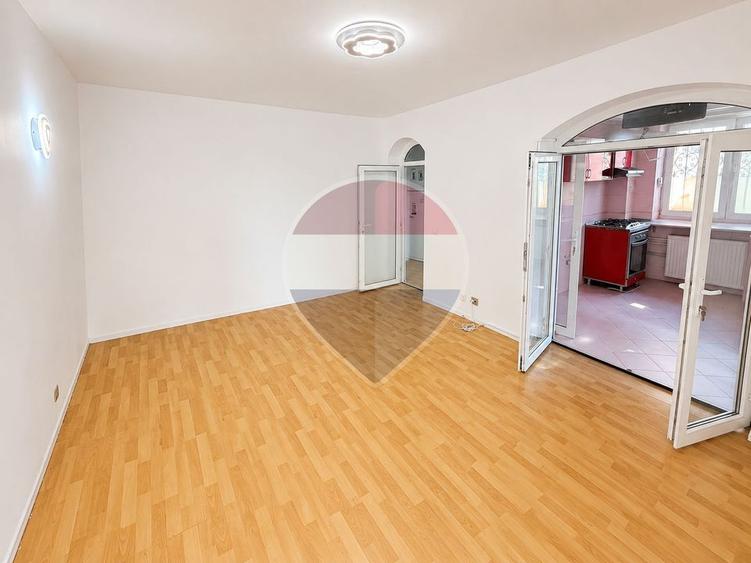 Casă individuală cu 6 camere cu Teren 150 Mp în Cotroceni