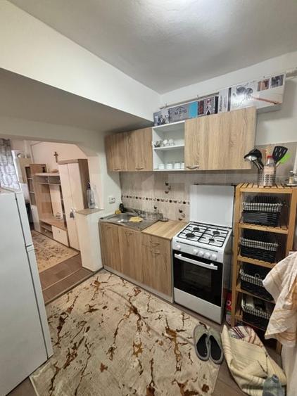 Garsonieră decomandată în Sud