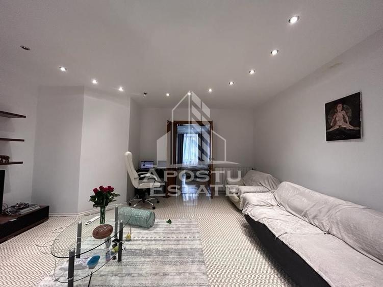 Apartament cu 2 camere semidecomandat, mobilat în P-ța Unirii