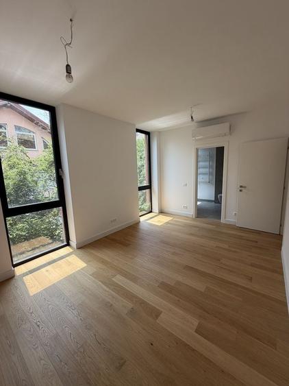 Casă cu 4 camere cu Teren 170 Mp în Central