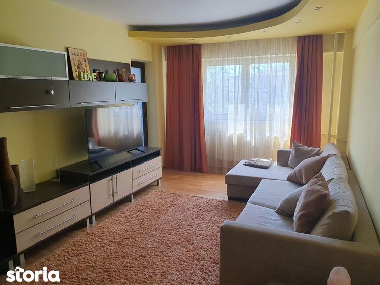 Apartament cu 4 camere semidecomandat, mobilat în Tudor Vladimirescu