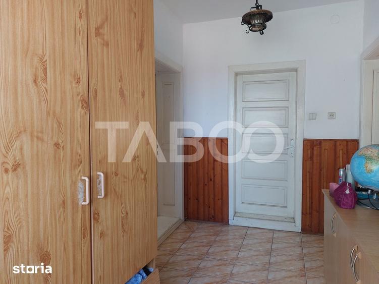 Casă cu 3 camere decomandat cu Teren 516 Mp în Rășinari