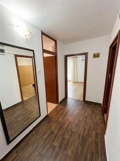 Apartament cu 3 camere decomandat în Dacia