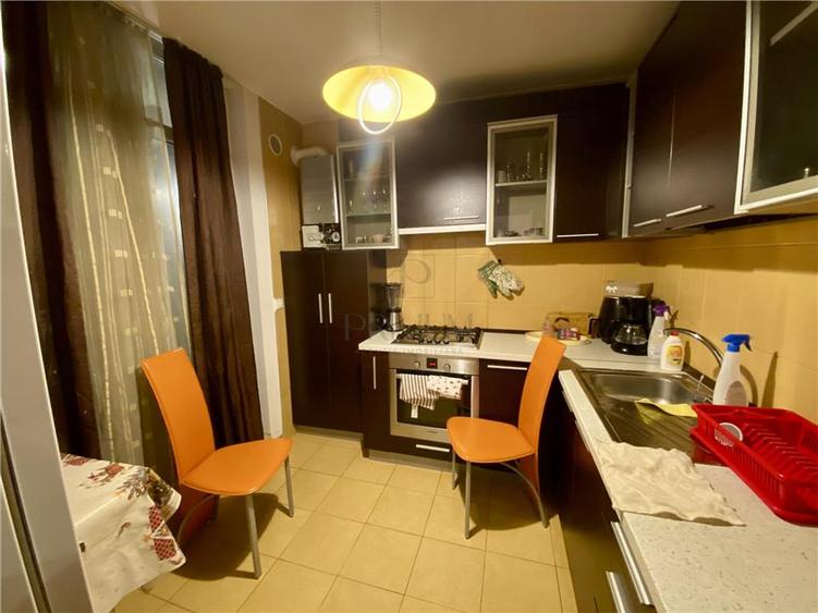 Apartament cu 2 camere semidecomandat, mobilat în Aradului