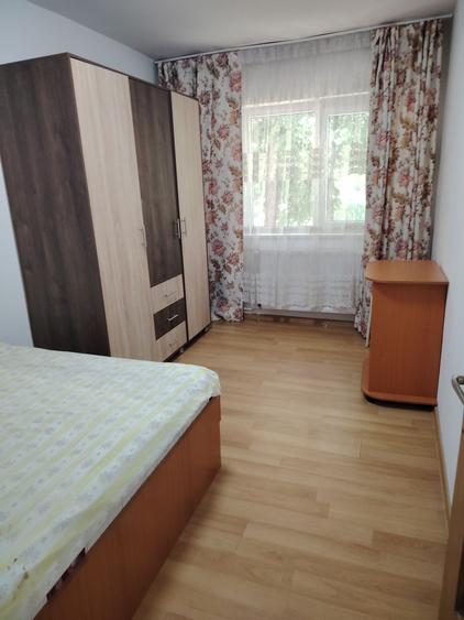 Casă cu 2 camere decomandat în Rahova