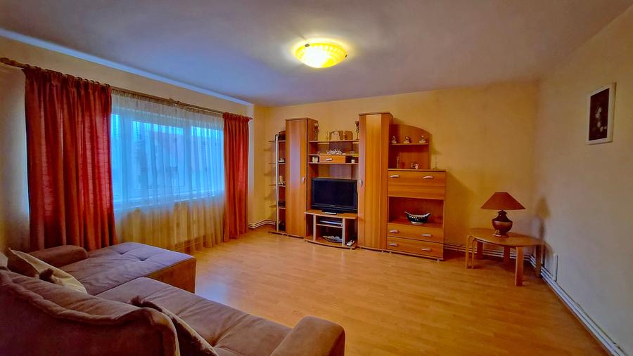 Apartament cu 2 camere semidecomandat în Inel II