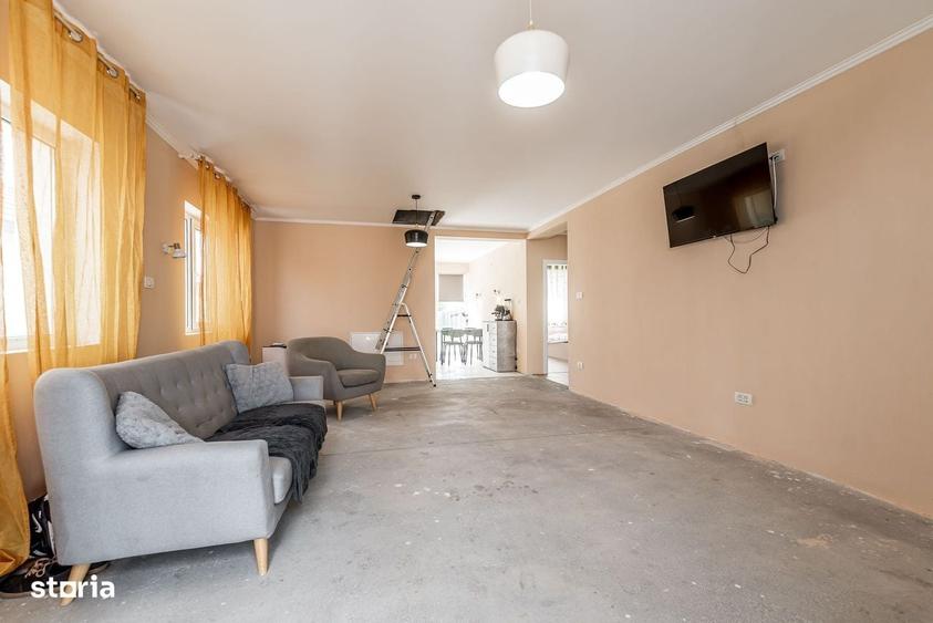 Casă cu 3 camere în Sânpaul