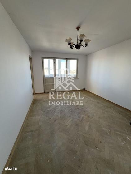 Apartament 3 camere de vanzare Micro 7 - 1