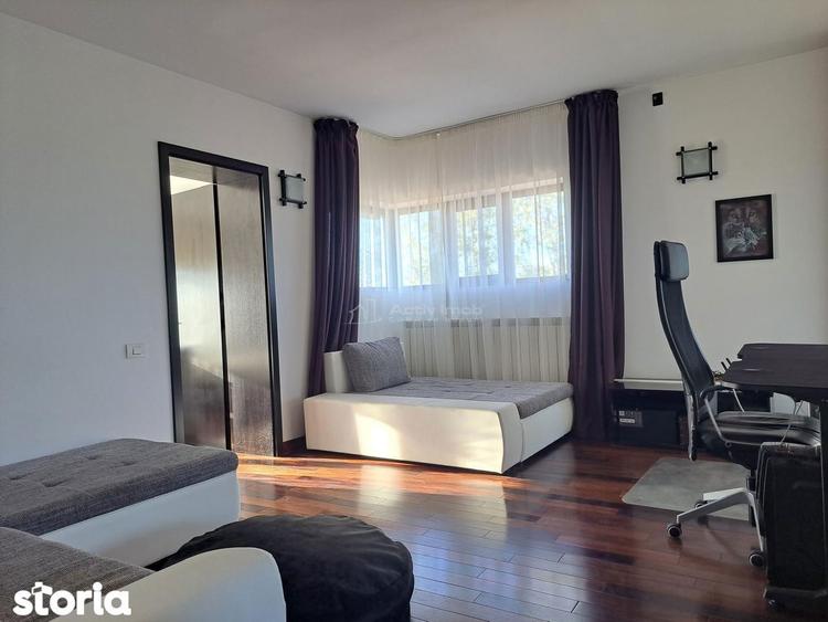 Casă cu 8 camere cu Teren 2500 Mp în Crevedia