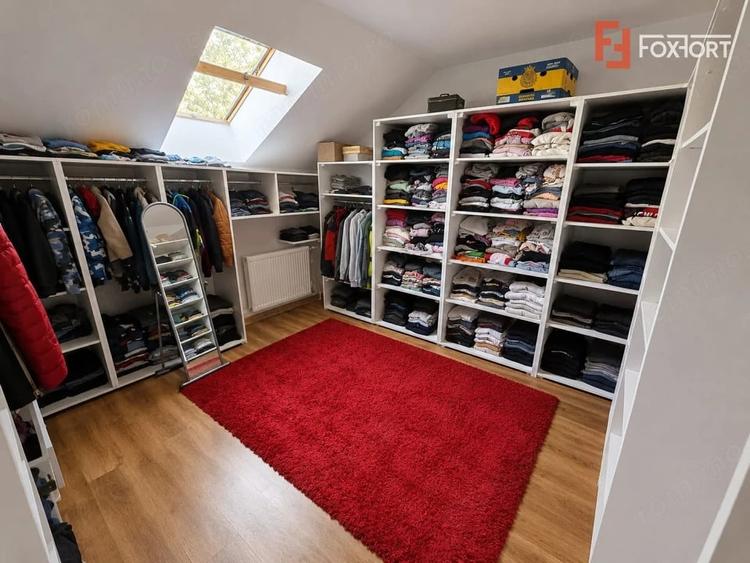 Casă cu 6 camere cu Teren 693 Mp în Gai