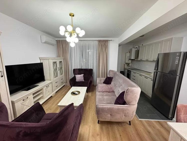 Apartament cu 3 camere semidecomandat în Central