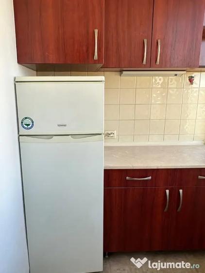 Apartament cu 3 camere decomandat în Odobescu